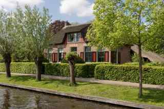 4 persons flat in the heart of Giethoorn on the village canal