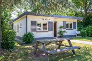 Cosy 5-person holiday home in Oostkapelle only 600m from the beach.