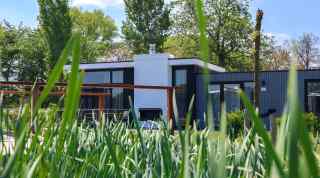 6 persons holiday home with high comfort on a holiday park in Nieuwvli...