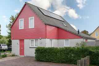 Beautiful cosy 8-person house 100 metres from Oosterschelde with hot t...