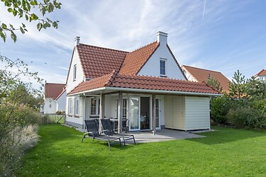 Modern 8-person holiday home with sauna on holiday park in Cadzand