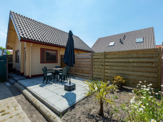 Cosy 4-person holiday home in Westkapelle within walking distance of t...