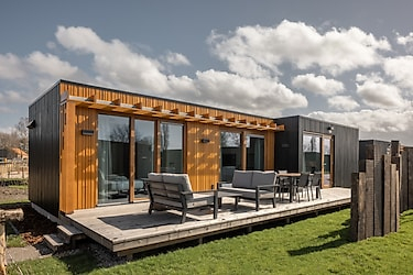 Freestanding lodge for 4 people at Beach Resort Brouwersdam