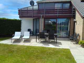 4-person holiday home with garden and balcony on the Grevelingenmeer n...