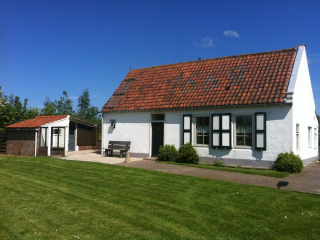 Detached 4-person vacation home overlooking the dunes, near Zoutelande...