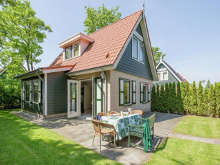 Luxe 5-persoons vakantiehuis met omheinde tuin in Zonnemaire