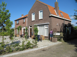 Einfaches, schön gelegenes 8-Personen-Ferienhaus in Vrouwenpolder 200...