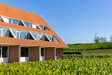 4 person apartment on a holiday park in Bruinisse in Zeeland