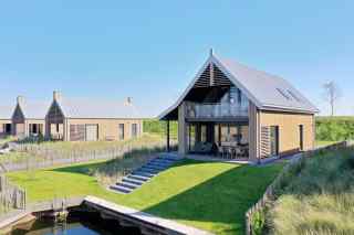 Luxury 6 person holiday villa on holiday resort in Tholen - Zeeland