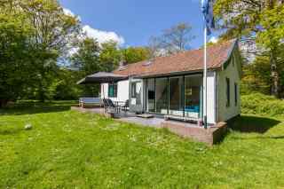 Nice 4 person holiday home in Vrouwenpolder - Zeeland