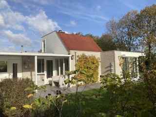 Beautiful 6-person holiday home near the beach at Ouddorp