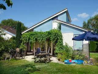 Unique 6 person holiday home in Ouddorp near the beach