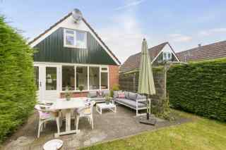 Beautiful 5 person holiday home near Ouddorp and the North Sea beach