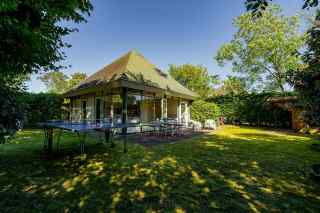 Beautiful 6-person holiday home near Ouddorp and the beach.