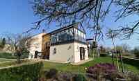 8 person holiday home with three bedrooms for 6 adults and 2 children...