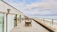 Beautiful 10 person Penthouse with roof terrace and sea view