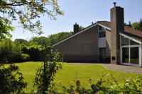 Nice 4 person holiday home in a bungalow park in the heart of Drenthe