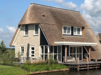 Luxe 10 persoons villa met sauna aan het Tjeukemeer in Friesland
