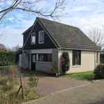 Freestanding 5-pers. holiday home with large garden in Burgh-Haamstede