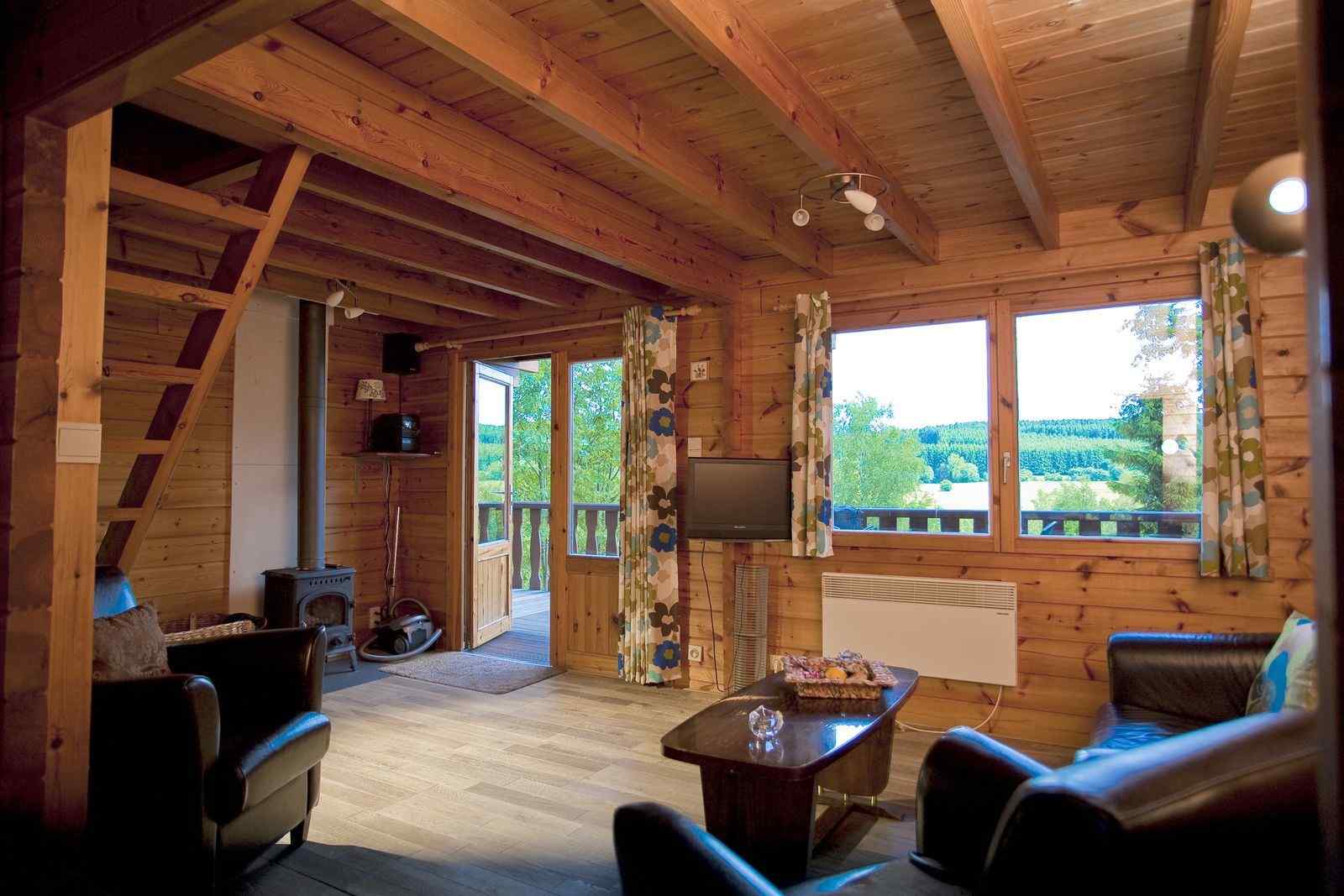 mooi-6-persoons-fins-chalet-op-panoramacamping-in-het-hart-van-de-ardennen