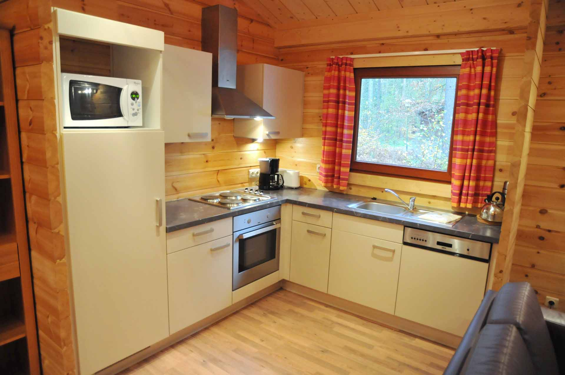 vrijstaand-chalet-voor-8-personen-midden-in-de-bossen-in-de-ardennen