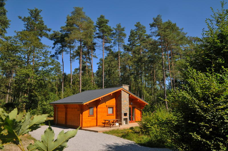 Vrijstaand chalet voor 5 personen midden in de bossen in de Ardennen.