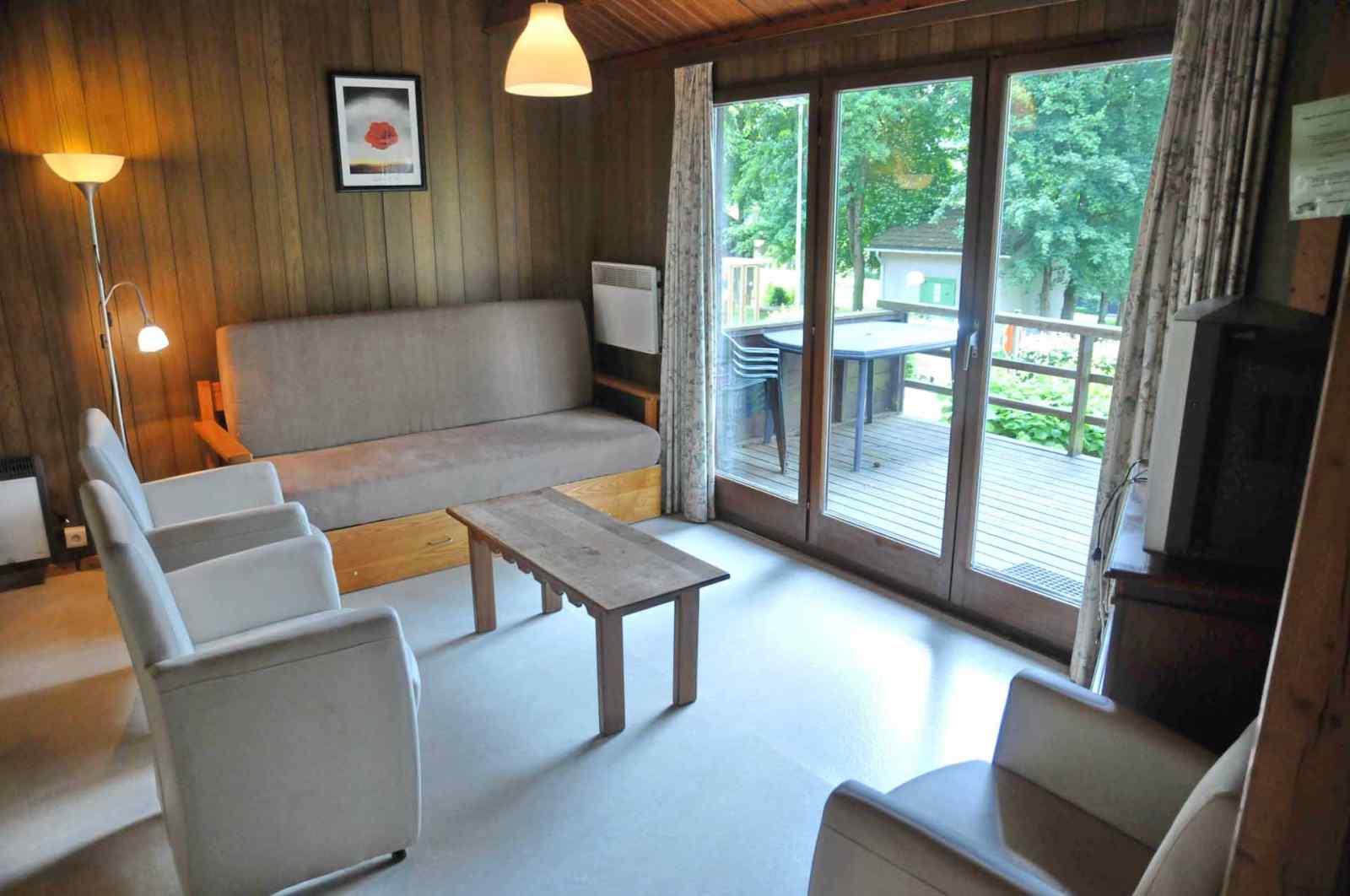 comfortabel-chalet-voor-zes-personen-gelegen-nabij-skigebied