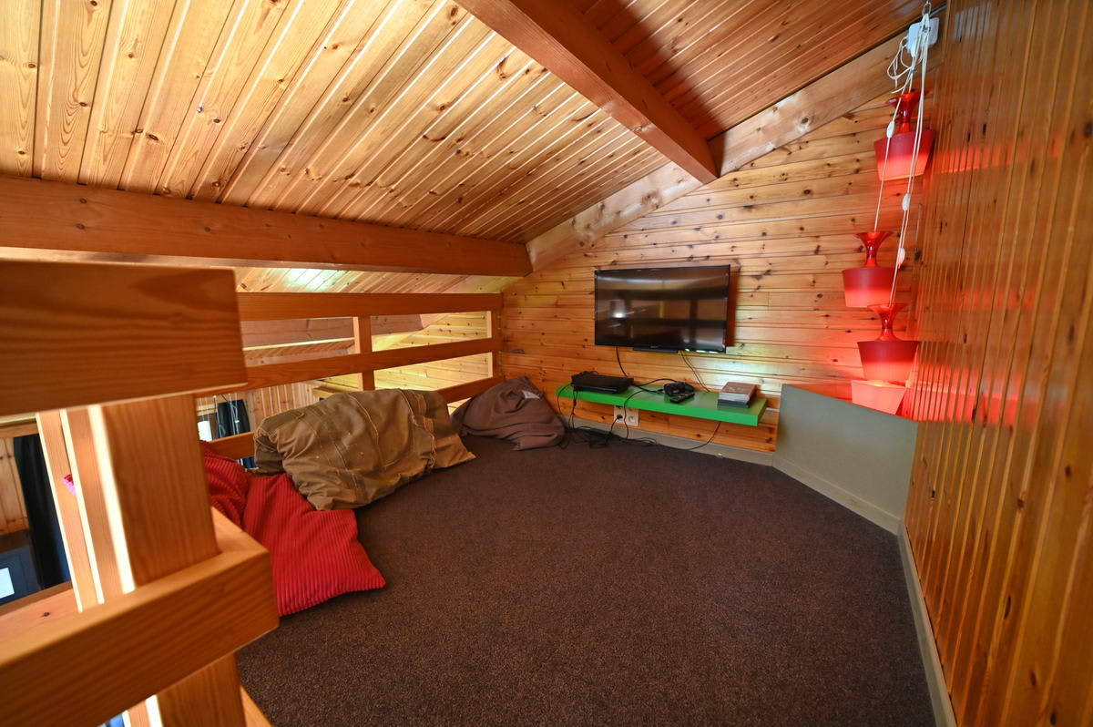 mooi-8-pers-vakantiehuis-in-het-ardenner-plaatsje-noiseux-met-sauna-en-bubbelbad