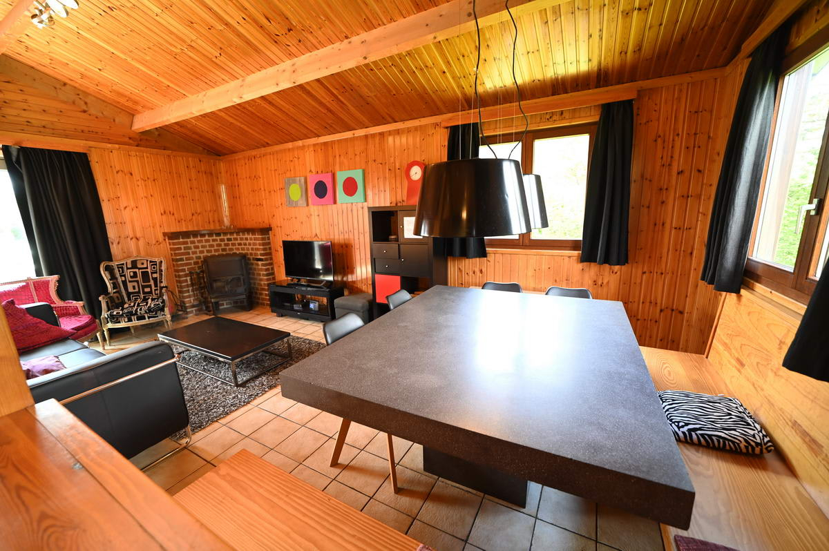 mooi-8-pers-vakantiehuis-in-het-ardenner-plaatsje-noiseux-met-sauna-en-bubbelbad