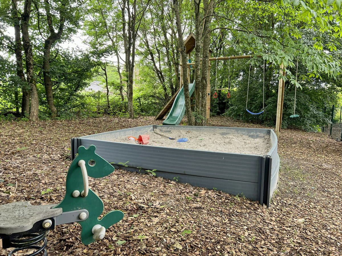 vakantiehuis-voor-8-personen-in-somme-leuze-met-speelkamer-speeltuin-en-kinderboerderij