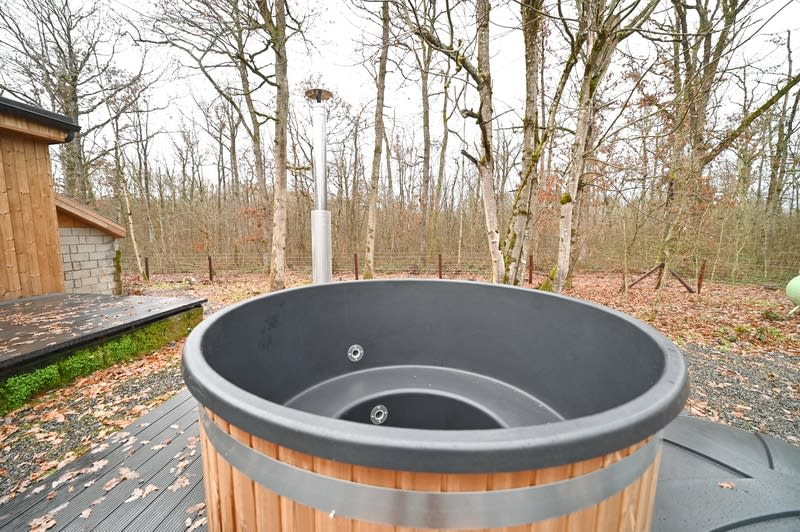 modern-chalet-voor-6-personen-met-hottub-aan-de-rand-van-het-bos-in-noiseux