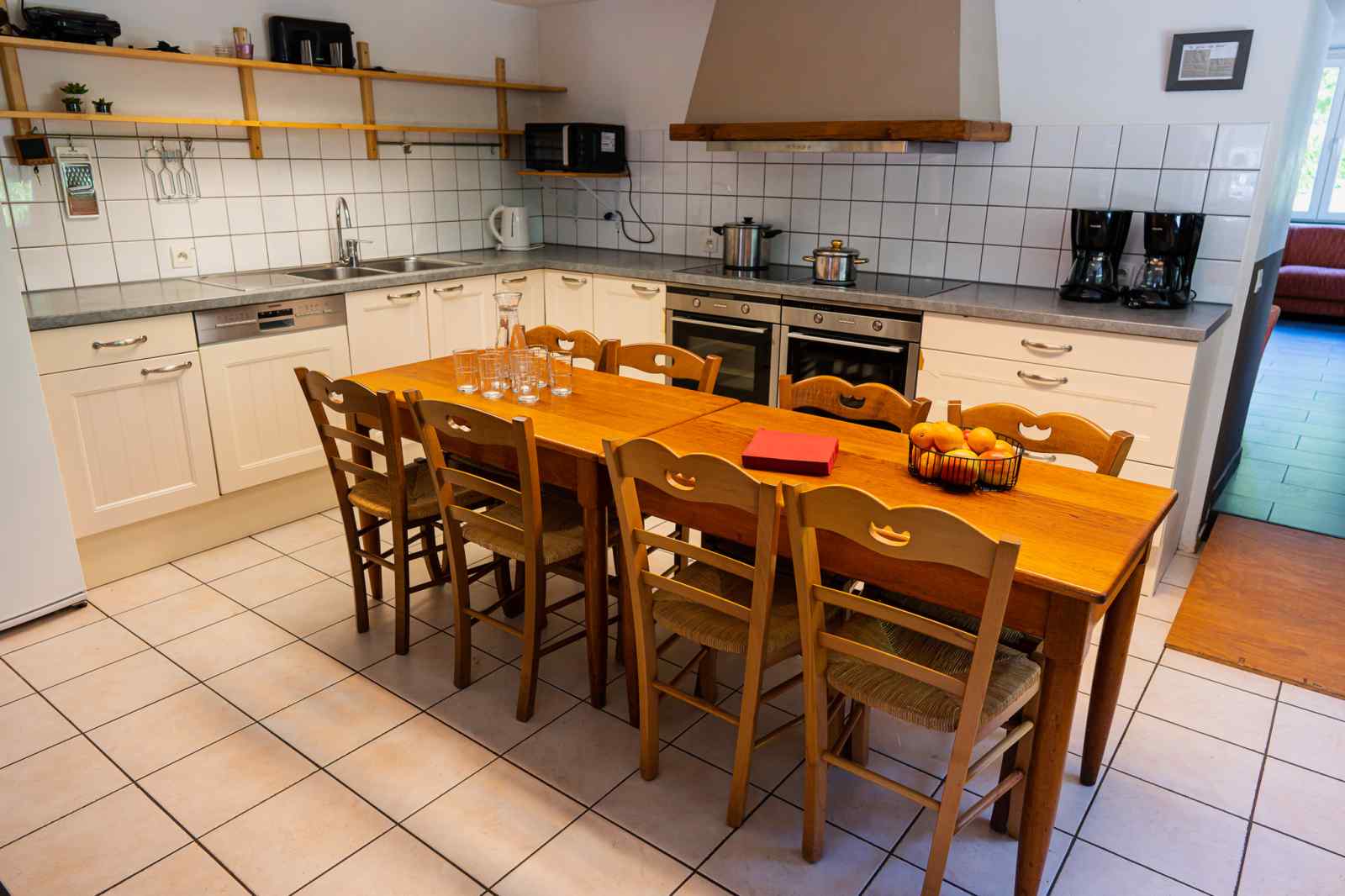 prachtig-gelegen-32-pers-accommodatie-met-ruime-tuin-en-bosrijk-uitzicht-in-de-ardennen