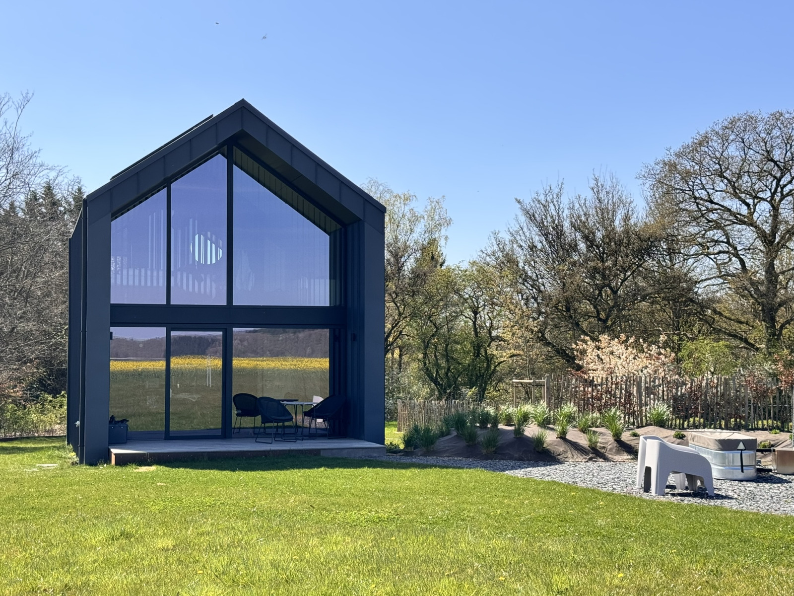 Tweepersoons lodge met ligbad en panoramisch uitzicht e