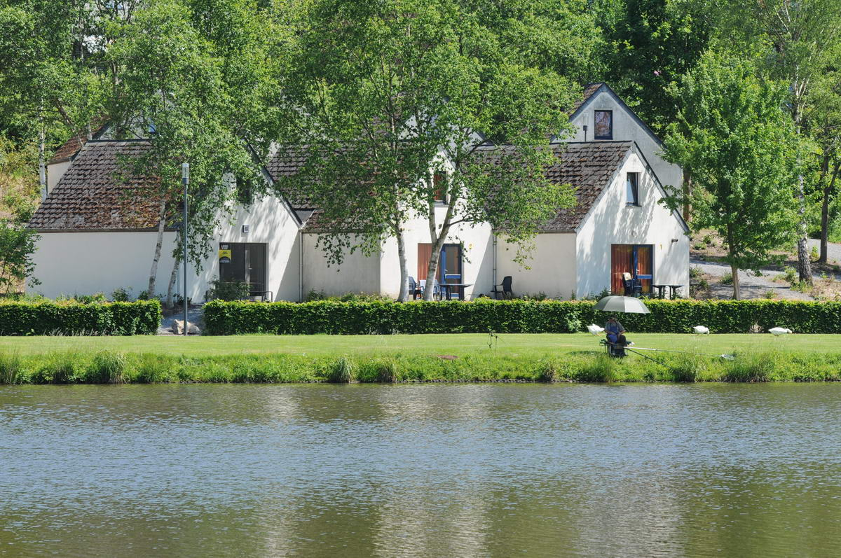 6-persoons-bungalow-met-sauna-en-uitzicht-op-het-meer