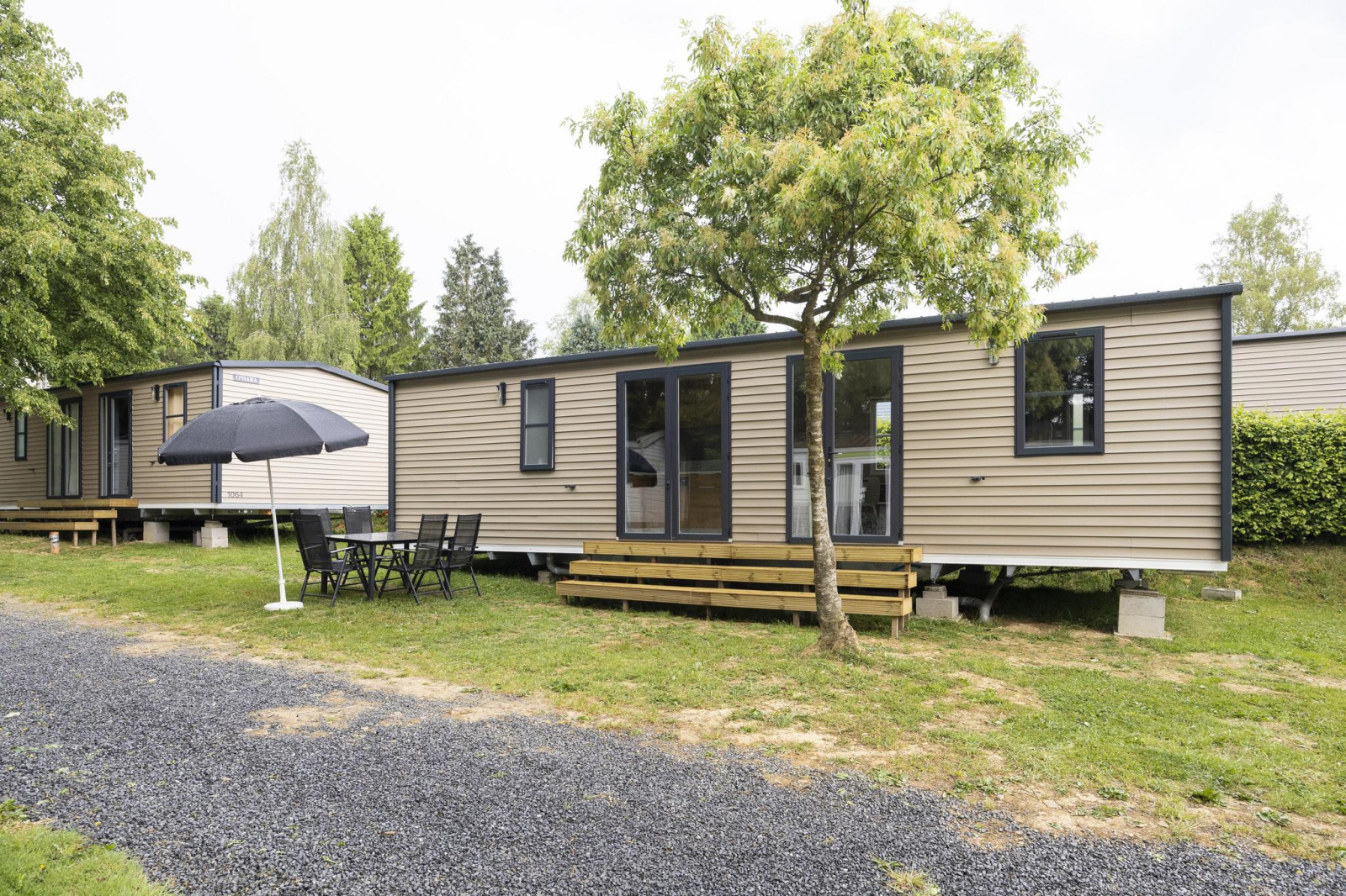 6-persoons-chalet-met-2-badkamers-op-een-panoramacamping-in-het-hart-van-de-ardennen