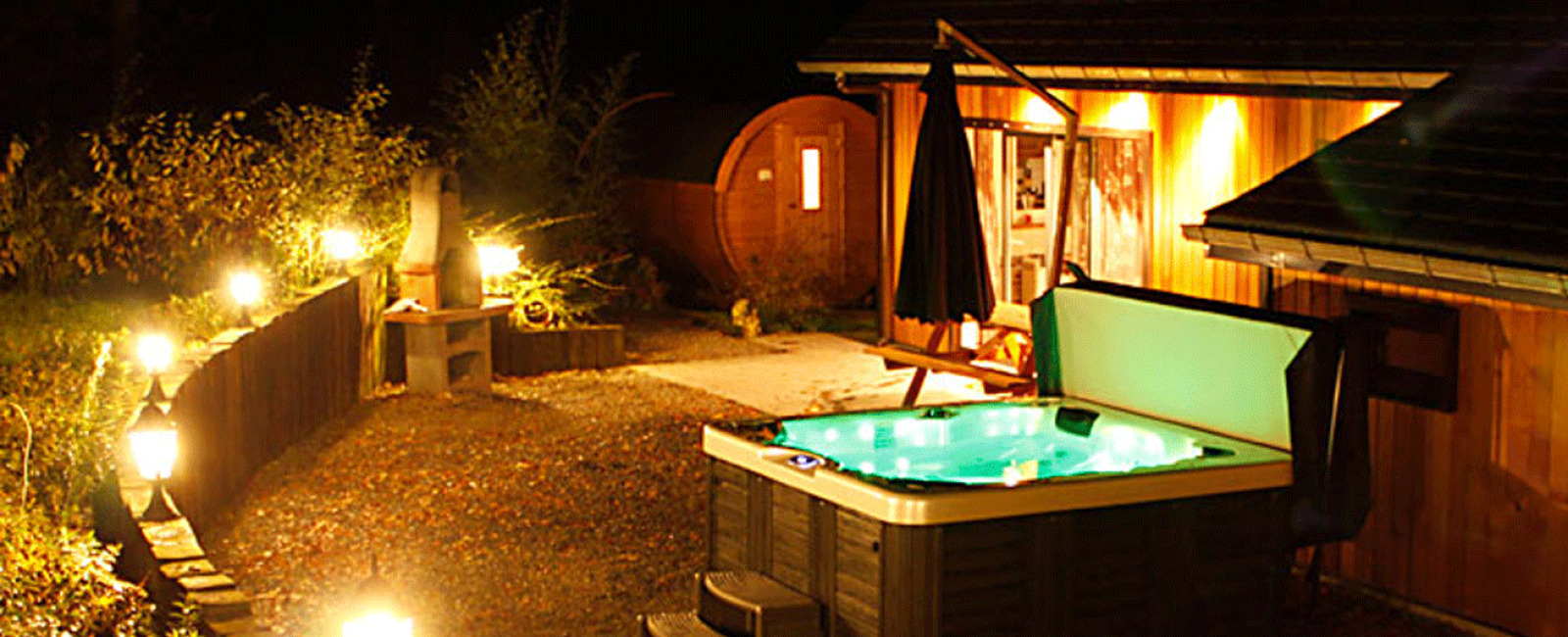 luxe-villa-voor-12-personen-met-een-sauna-en-bubbelbad-in-de-tuin-in-soy-hotton