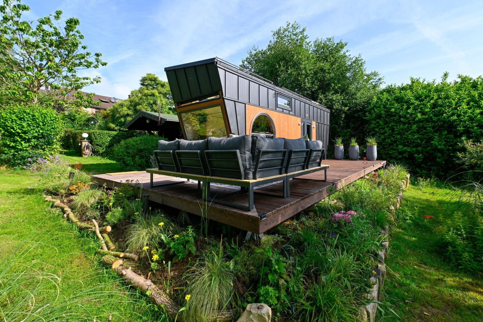 Luxueus Tiny House voor 2 personen met buitenspa in het hart van het drielandenpunt