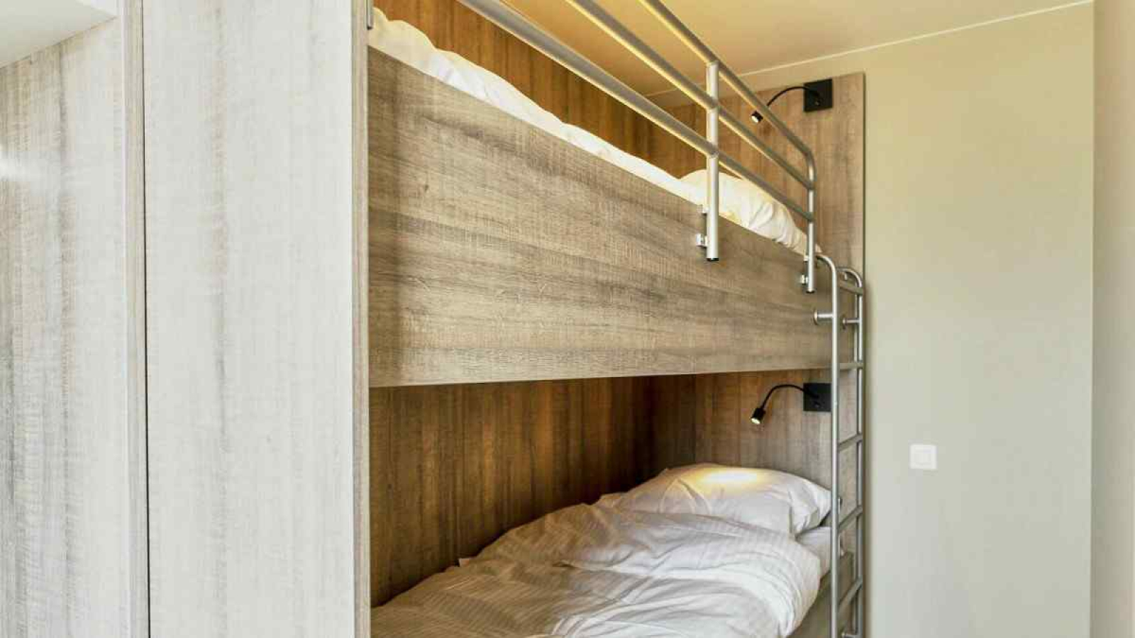 mooie-4-persoons-suite-met-balkon-en-zeezicht-in-blankenberge