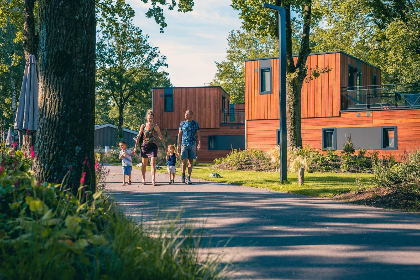 uniek-chalet-voor-4-volwassenen-en-4-kinderen-personen-nabij-de-efteling