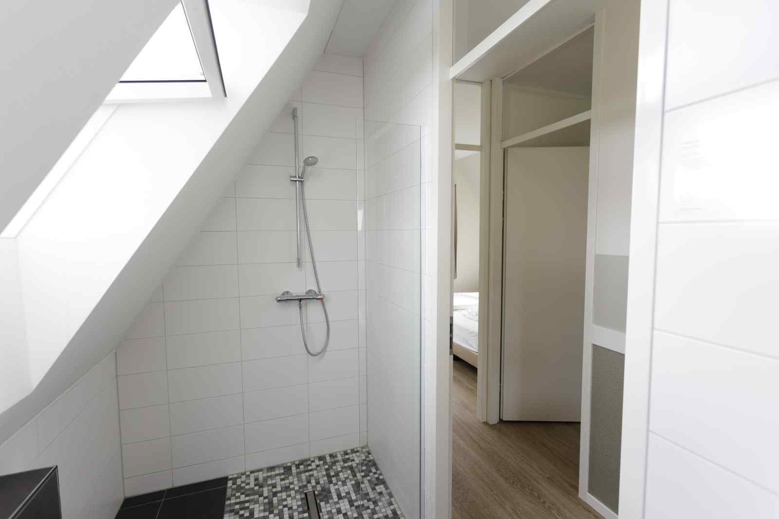DE121
