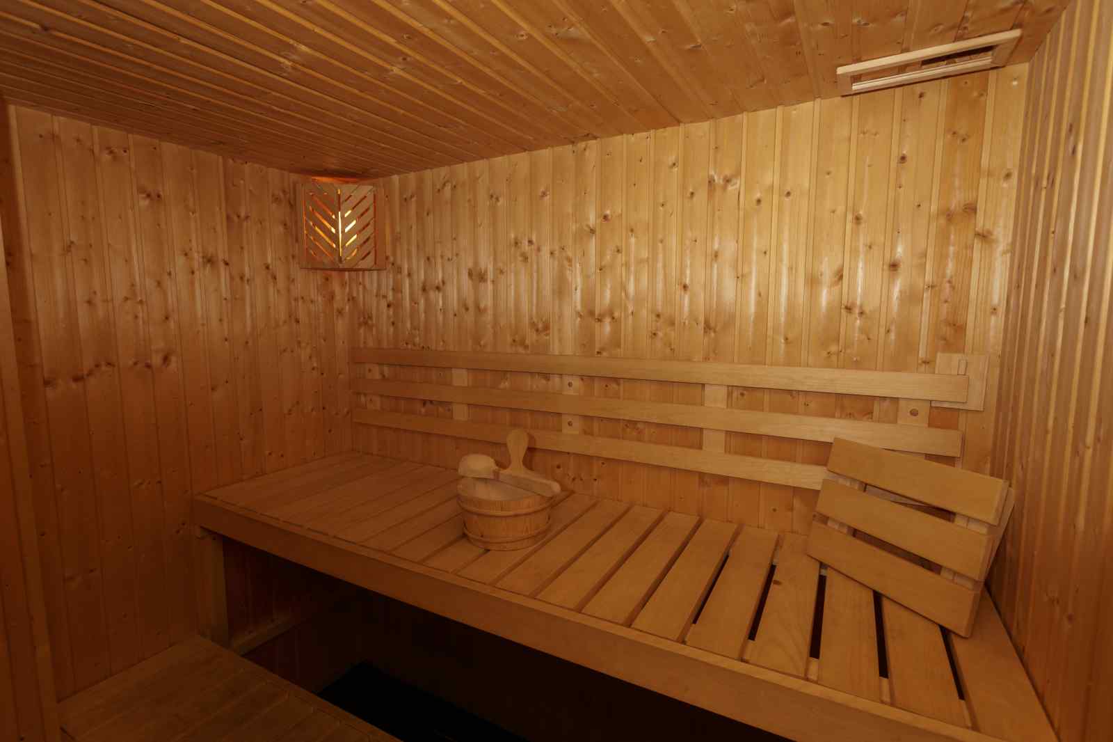 luxe-8-persoons-vakantiehuis-met-prive-sauna-op-resort-eifeler-tor