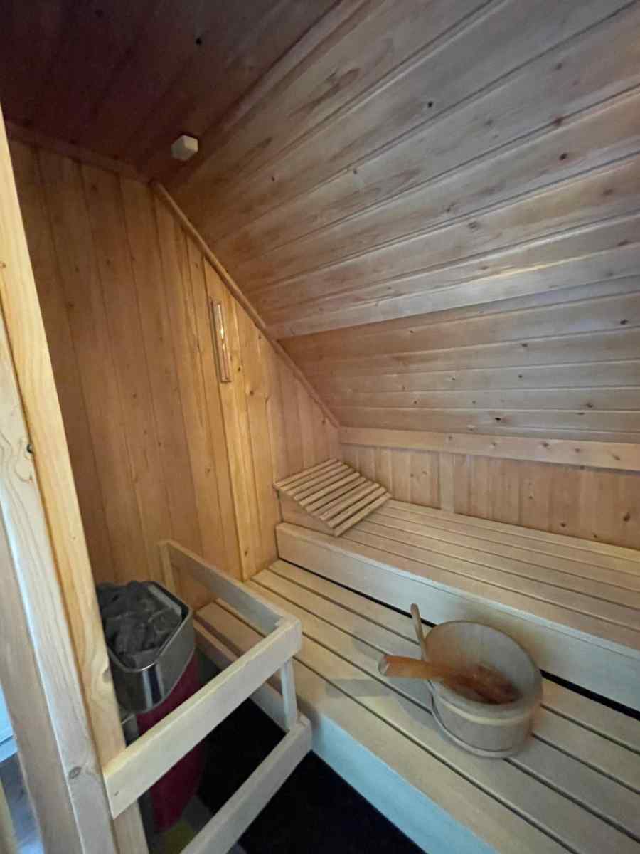 comfortabel-8-persoons-vakantiehuis-met-sauna-en-zonnehemel