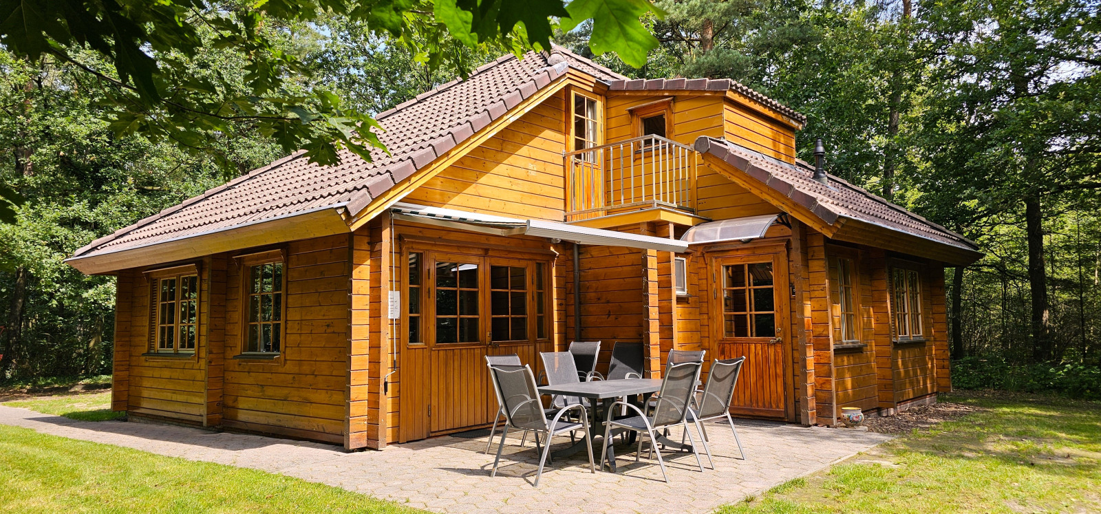 Finse bungalow met sauna in Gelderland voor 10 personen