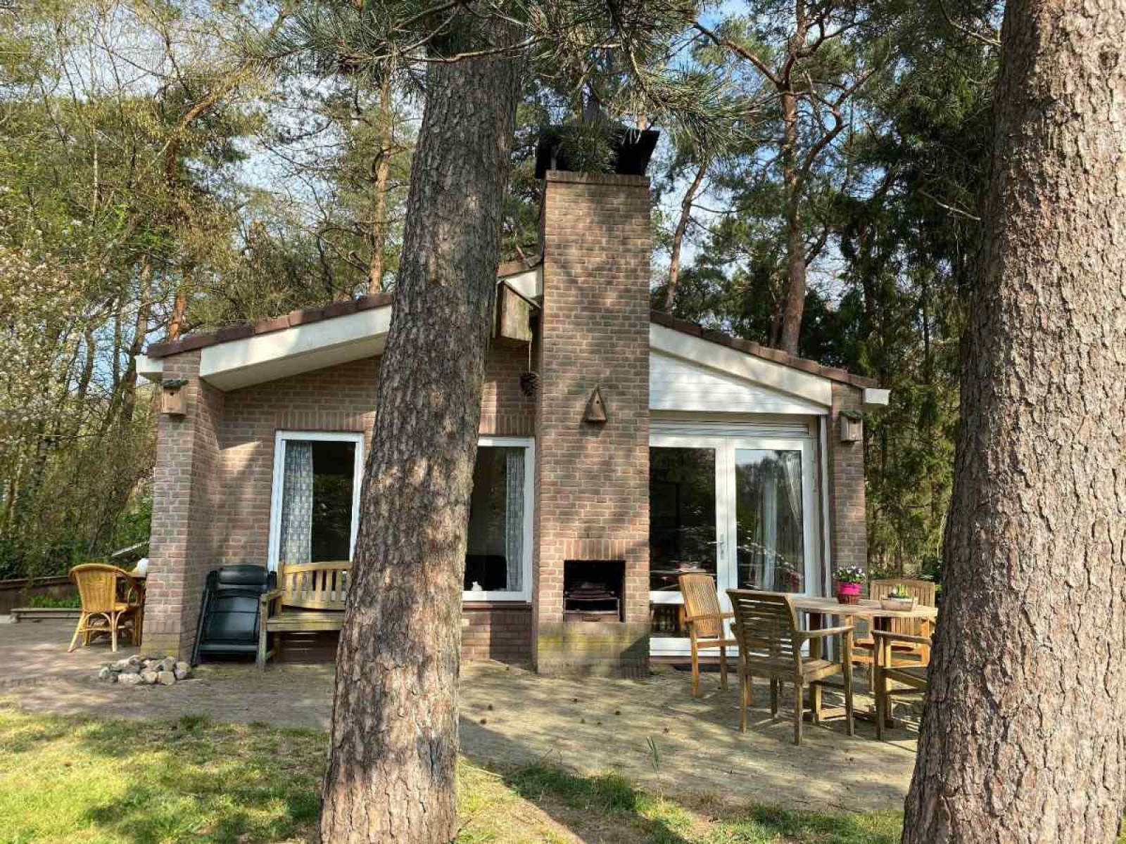 sfeervolle-6-persoons-bungalow-met-open-haard-in-prachtig-natuurgebied