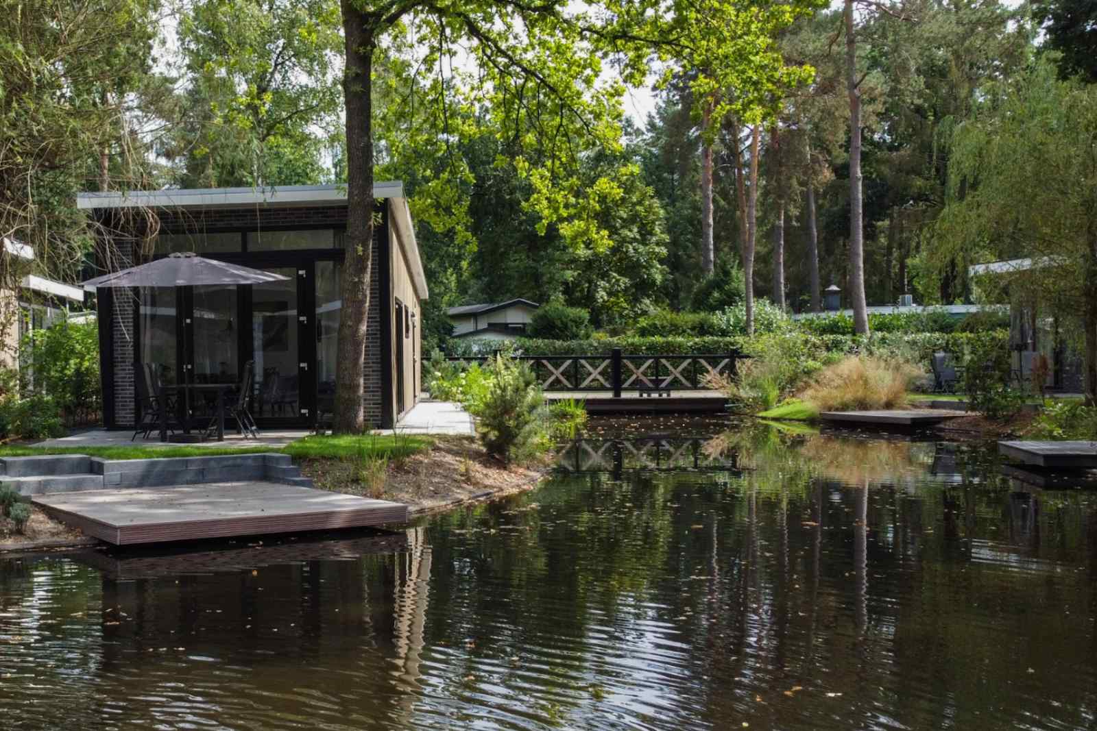 4-persoons-chalet-op-vakantiepark-de-rimboe-in-hoenderloo-op-de-veluwe