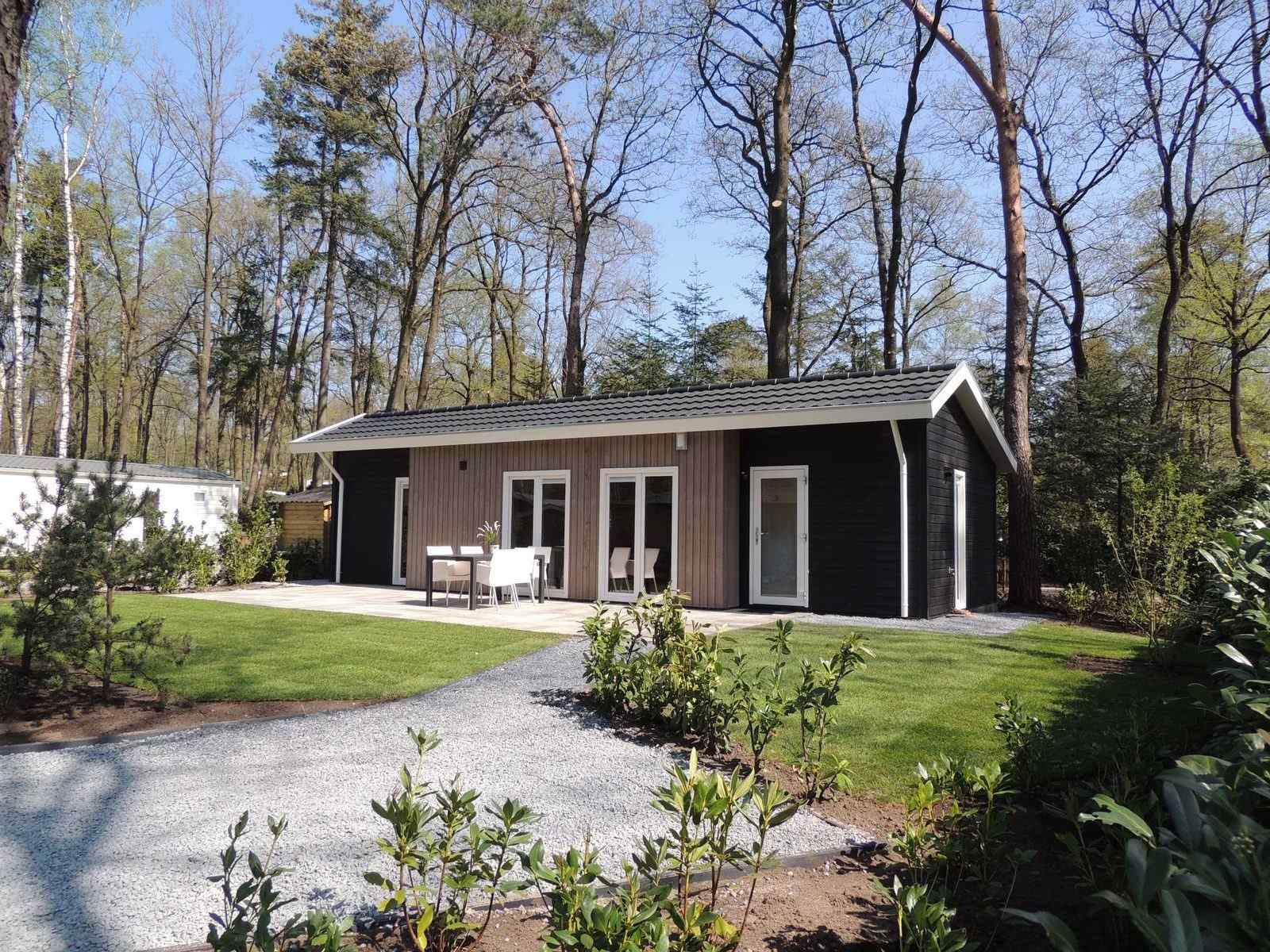 4-persoons-chalet-op-vakantiepark-de-rimboe-in-hoenderloo-op-de-veluwe