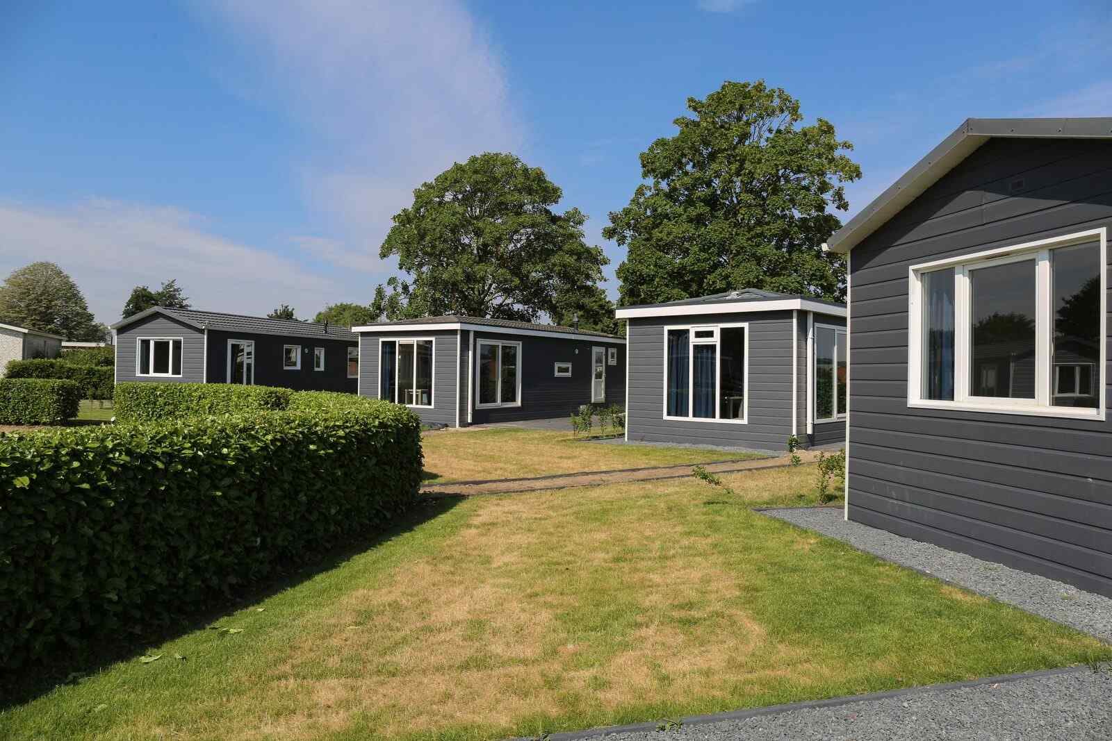 4-persoons-chalet-op-een-vakantiepark-in-lathum-met-vele-faciliteiten