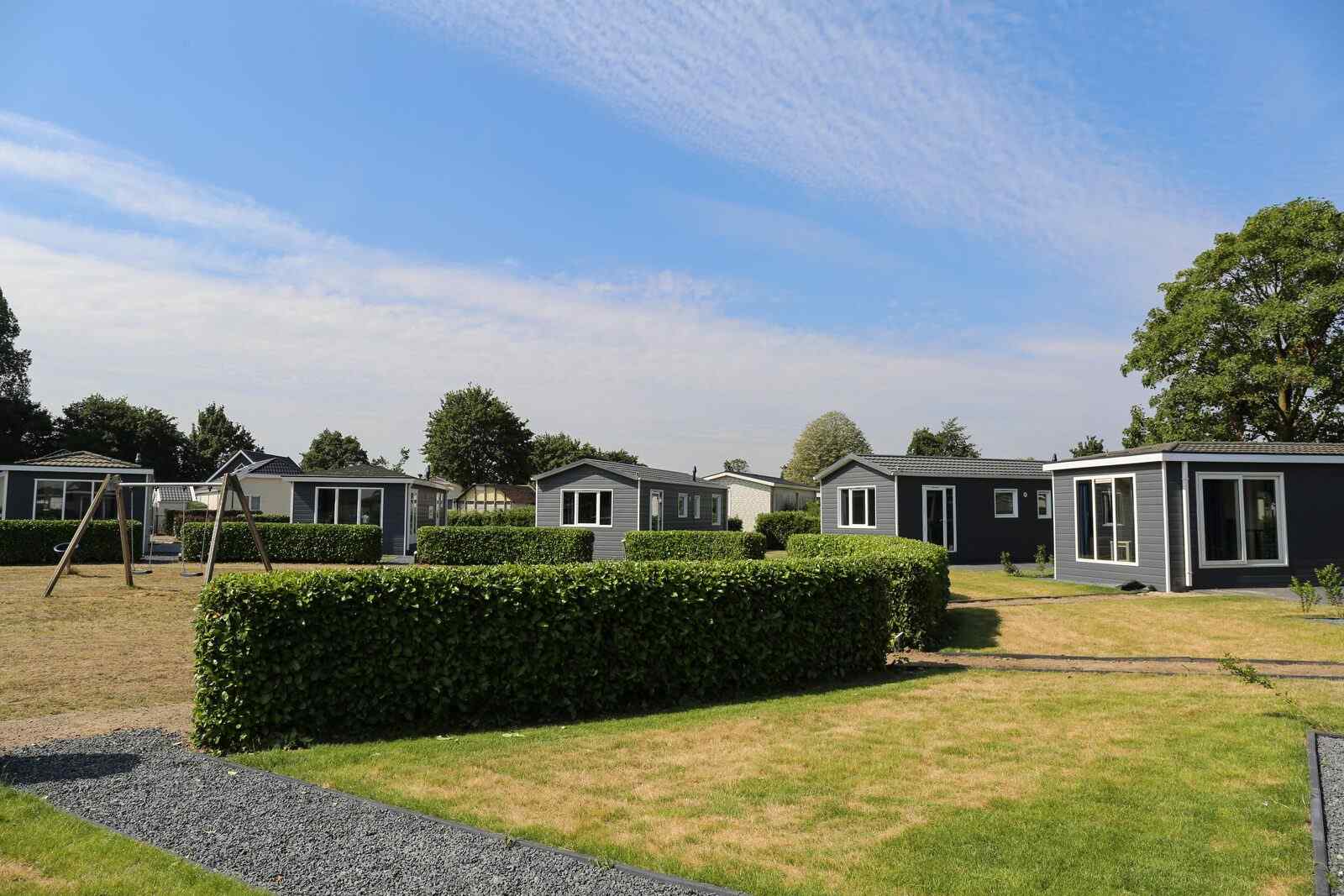 4-persoons-chalet-op-een-vakantiepark-in-lathum-met-vele-faciliteiten