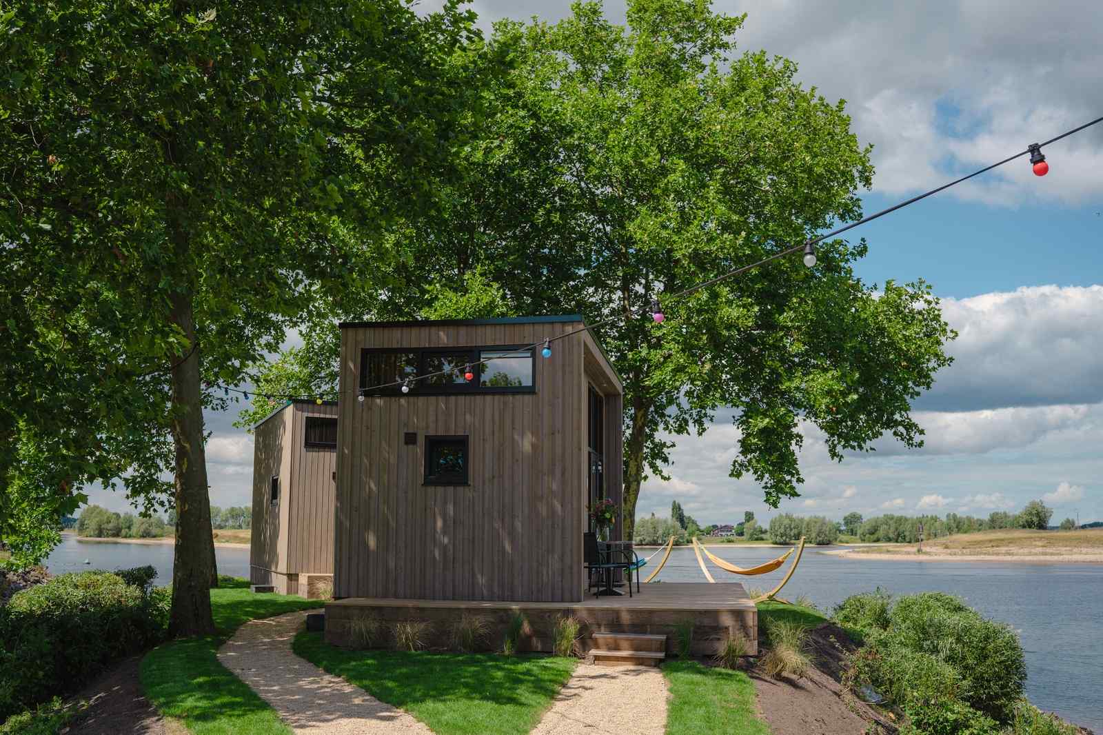 2-persoons-tiny-house-met-uitzicht-over-de-nederrijn-bij-maurik