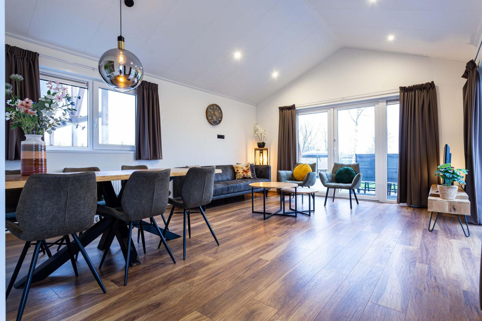 vakantiehuis-voor-6-personen-met-een-hottub-op-een-vakantiepark-in-lichtenvoorde